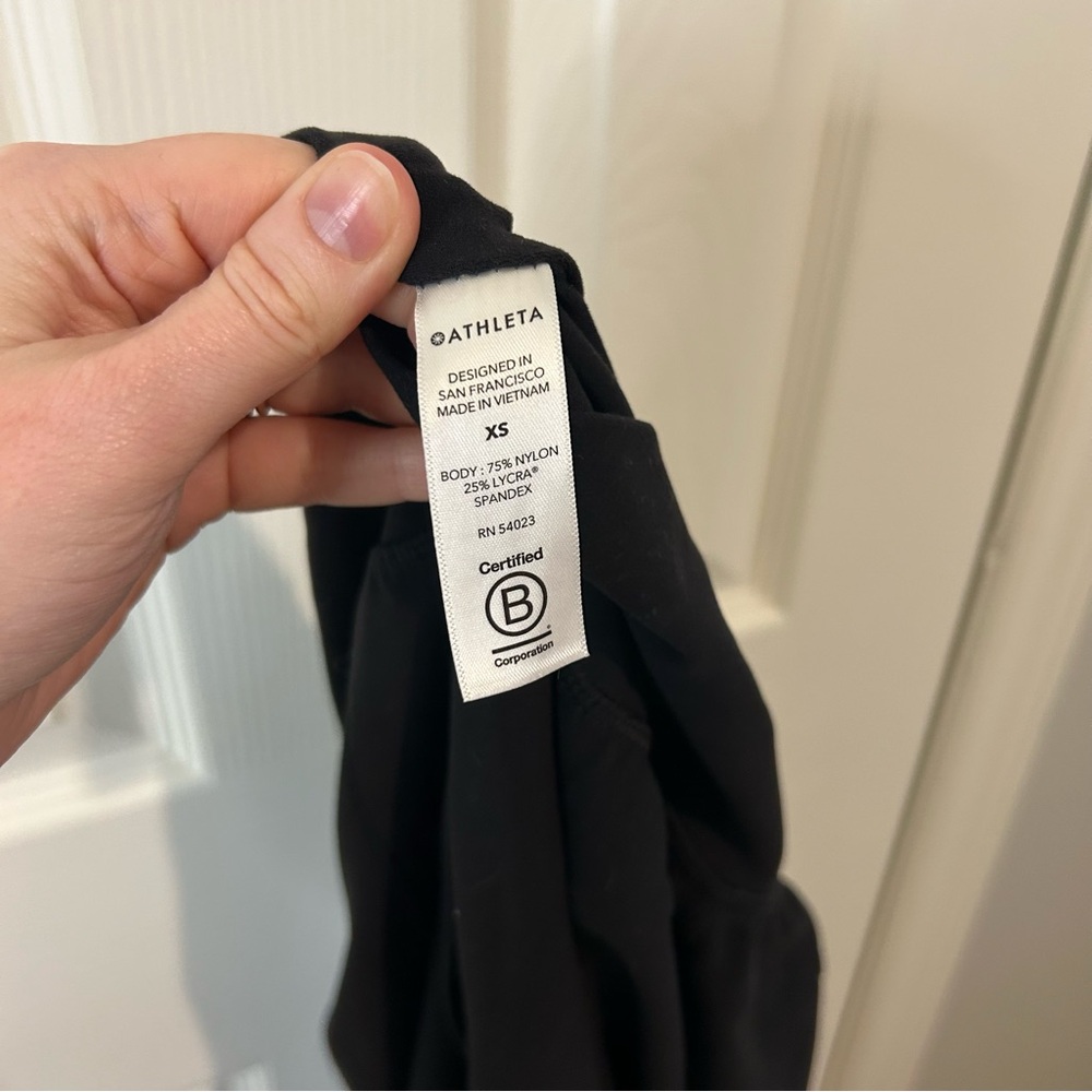 Athleta Salutation Crop Jogger in Black - Size XS - Picture 9 of 12